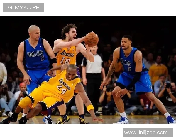 2011年NBA季后赛小牛与湖人第三场激战回顾与精彩瞬间分析 2011年NBA季后赛小牛与湖人第三场激战回顾与精彩瞬间分析