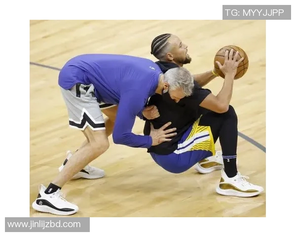 2015年勇士与国王第三节精彩回放全景解析与赛况分析